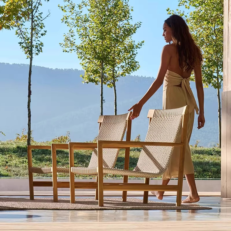 Sofá individual de teca al aire libre balcón relajado silla de la villa contra el respaldo de caña a prueba de lluvia muebles de jardín de madera maciza