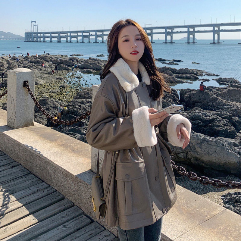 Leather women's 2022 new autumn and winter plus velvet padded PU leather jacket long sleeve loose small long coat