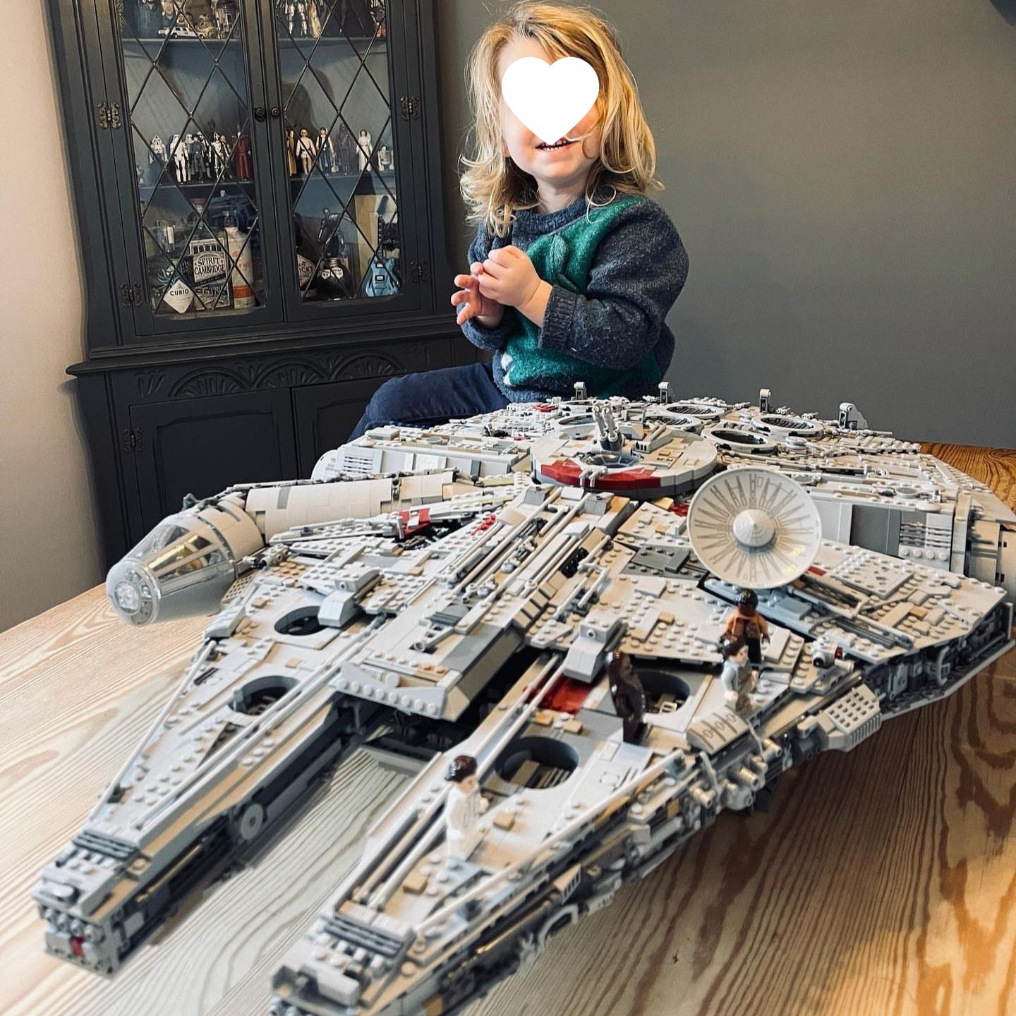 Compatible con LEGO Star Wars Millennium Falcon Building Block Naves Modelo de ensamblaje Juguetes de puzzle Regalo del 1 de junio