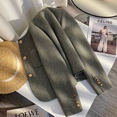 高級感のある小香風のスーツのコートの女性の春秋の新型の長袖はカジュアルな小さい背の短いスーツの上着を合わせます。