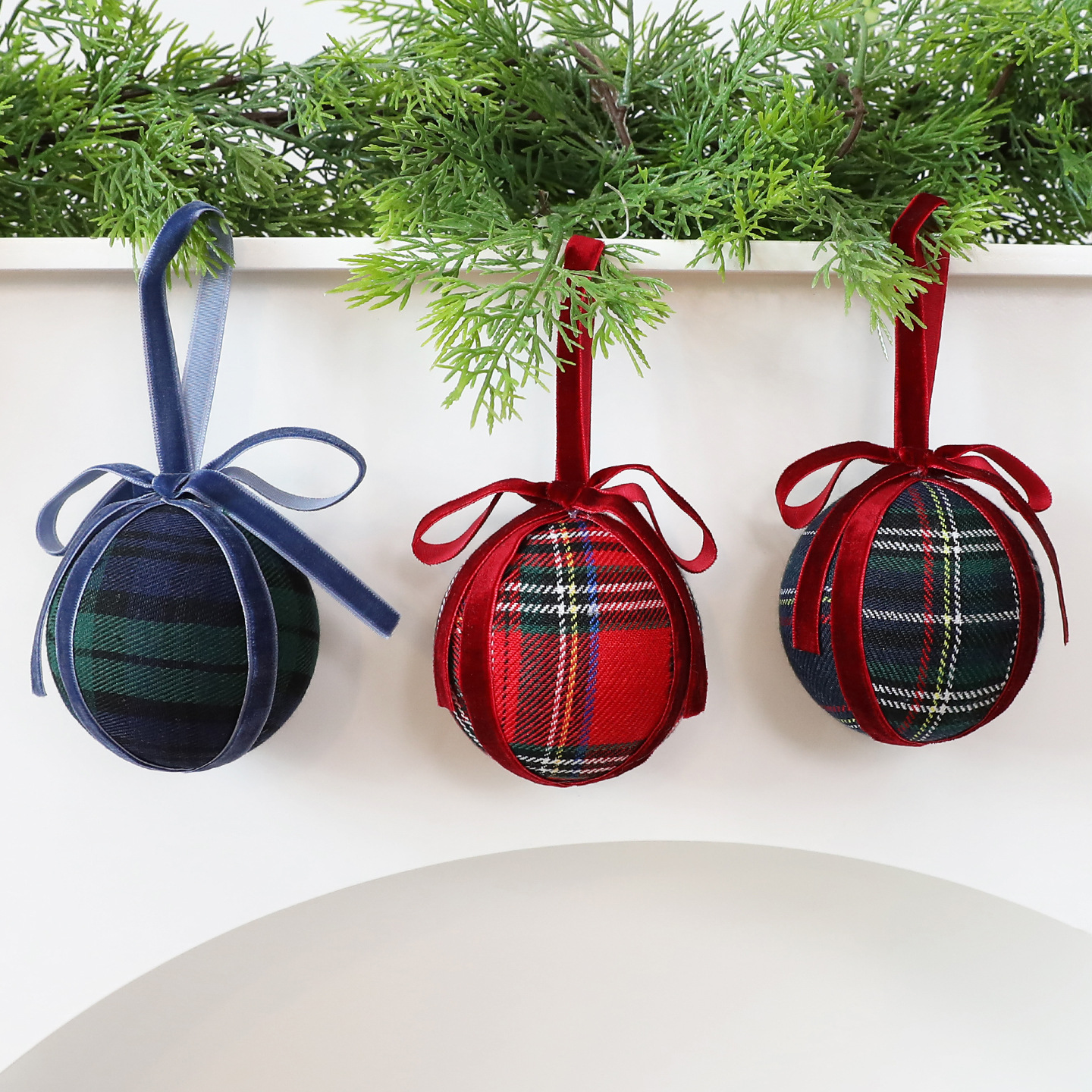 Amazon's new plaid bow Christmas ball ornament 8CM foam Christmas ball decoration Christmas gift