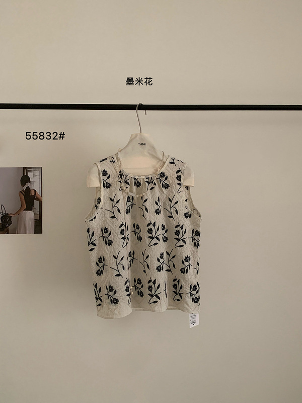 THINK 13 行韓国レトロエスニックスタイルジャカードベスト女性のための 2025 夏の新しいルーズデザイントップ|undefined