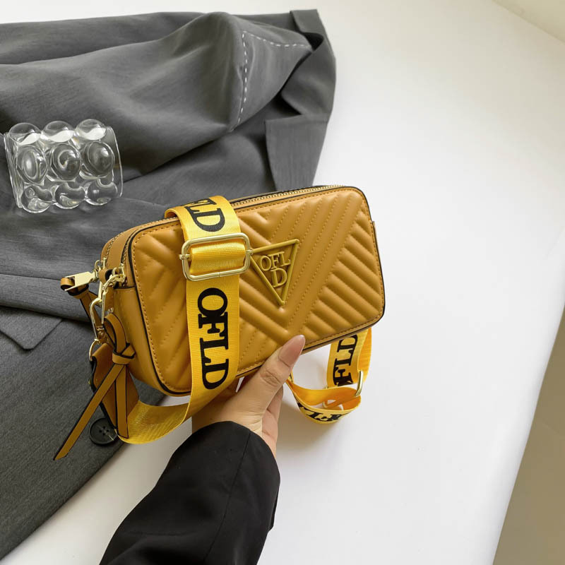 Comercio exterior transfronterizo bolso cuadrado pequeño de un solo hombro europeo y americano 2024 nuevo bolso femenino de moda de otoño bolso de cámara de mensajero casual de todo fósforo