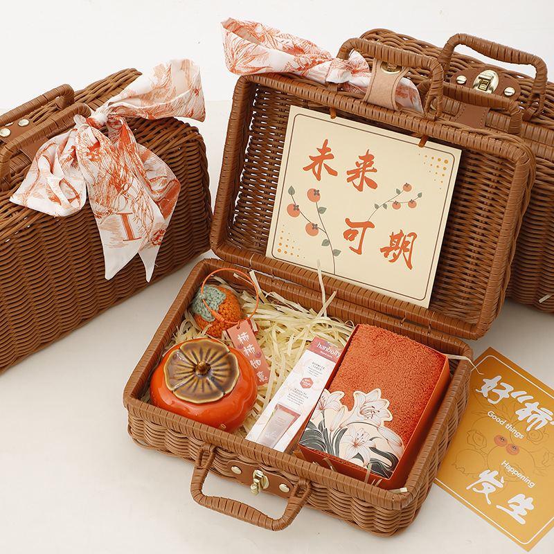 Regalos al por mayor para el Festival del Bote del Dragón Cesta de ratán práctica de alta gama Caja de regalo creativa Apertura de la empresa Actividades de celebración de la tienda Regalos de creación grupal