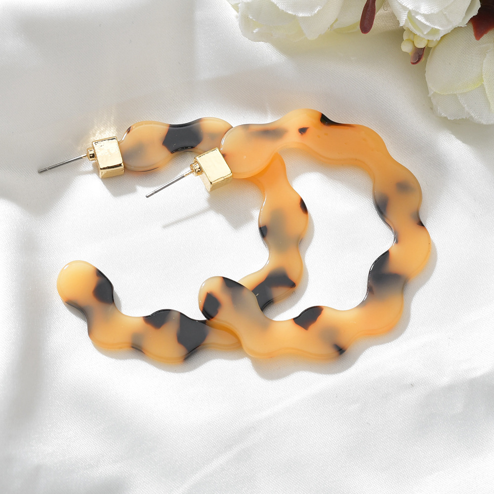 8g Weight No Inlaid Inlay Material Earrings Classification Travel, Birthday, Festival Occasion Arylic Material Geometric Pattern Women'S Gender Light Brown, White Color Fashion Acetate Leopard Pattern Geometric Metal Earrings