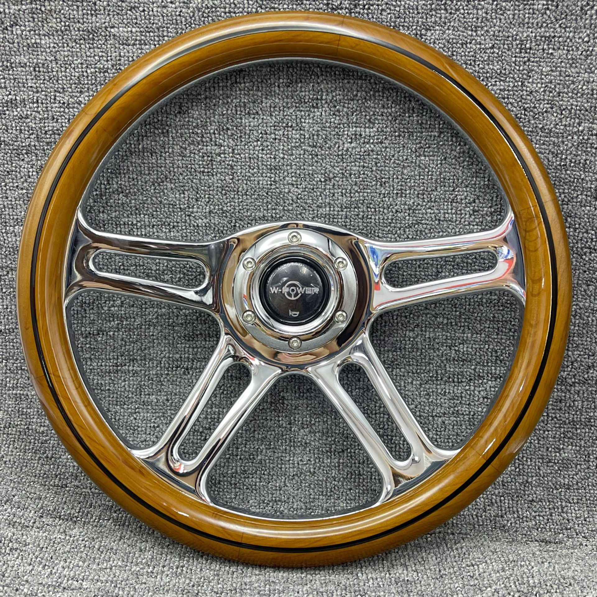 In-stock vintage racing steering wheel for car modification, suitable for Santana, Lada, Jetta, Beidouxing, Swift, solid wood 14inch