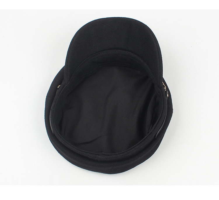 Spring New Fashion Metal Chain Hat Korean Style Simple Black Casual Flat Top Hat display picture 4