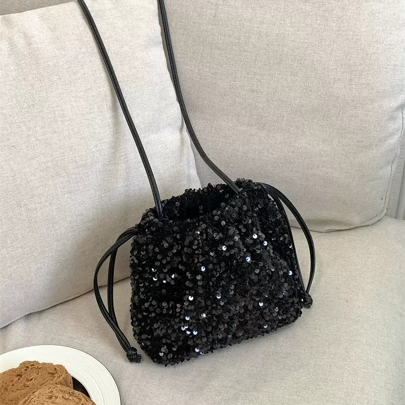 手提水桶包包女高级感拉绳褶皱单肩斜挎包女时尚欧美彩色亮片包