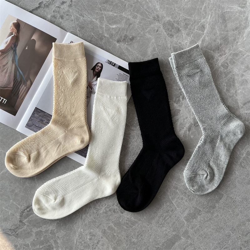 Show same style summer thin cotton women's socks triangle standard hollow mesh socks simple solid color Internet celebrity pile fashion ins style Show same style summer thin cotton women's socks triangle standard hollow mesh socks simple solid color Internet celebrity pile fashion ins style