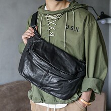 高品质大容量真皮男士斜挎包头层植鞣牛皮潮牌死飞包休闲健身胸包