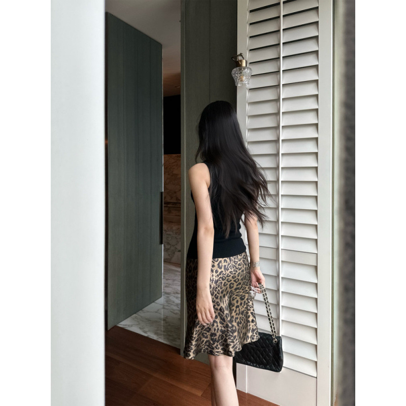Vintage Gilded Leopard Print A-Line High-Waisted Skirt 26 Summer New Slim-Fit Short Skirt Vintage Gilded Leopard Print A-Line High-Waisted Skirt 26 Summer New Slim-Fit Short Skirt