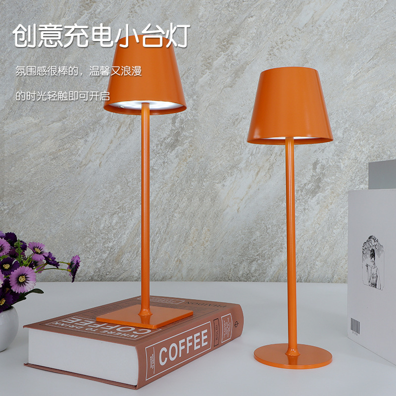 Lámpara de setas de comercio exterior Faro de vino lámpara de mesa de pierna alta decoración vino claro bar atmósfera lámpara de mesa móvil desmontaje lámpara de mesa de metal