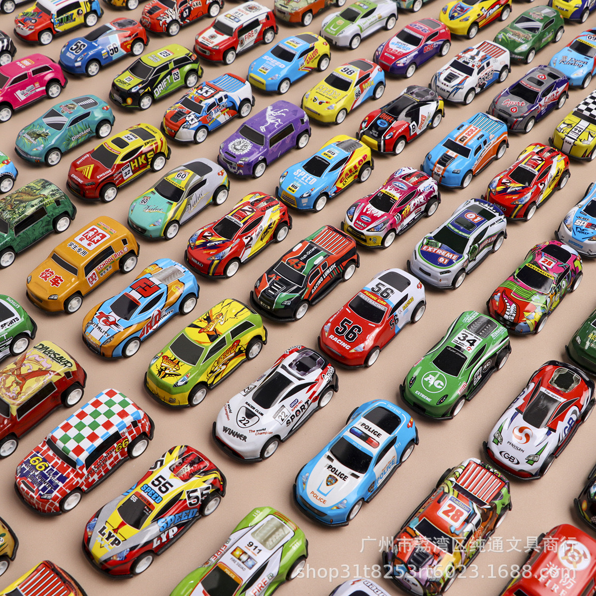 Carros de aleación de acero de acero modelo de simulación de juguetes para niños adornos de caja de carro de carro al por mayor