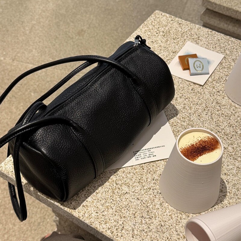 Niche Design Underarm Bag for Women 2026 New Model Long Handle Cylindrical Boston Bag Commuter Handbag Shoulder Bag Niche Design Underarm Bag for Women 2026 New Model Long Handle Cylindrical Boston Bag Commuter Handbag Shoulder Bag