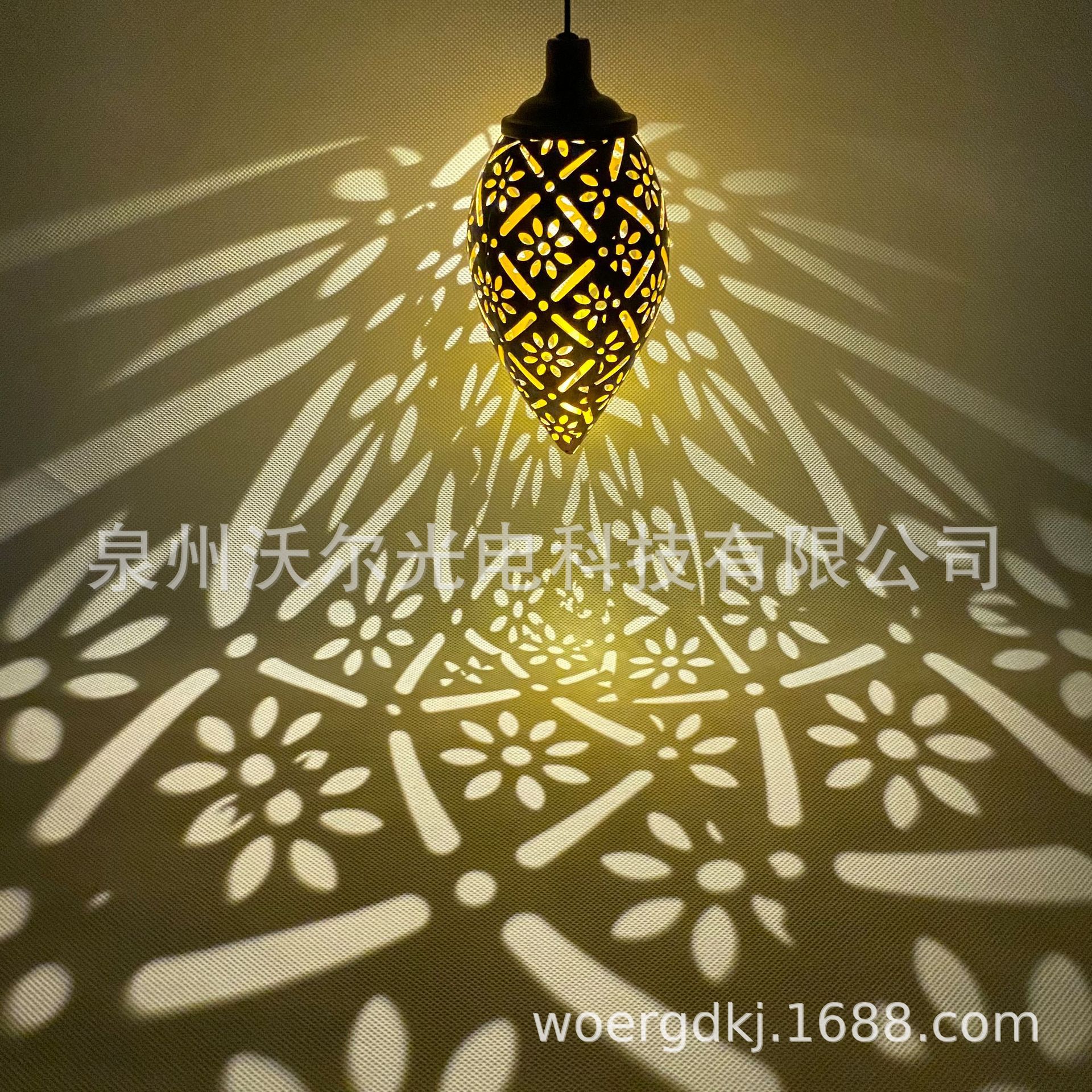 熱銷(xiāo)LED格桑花鏤空太陽(yáng)能水滴吊燈 戶外庭院裝飾景觀花園防水IP65