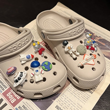 奥特曼洞洞鞋配饰diy宇航员鞋花适配卡洛驰装饰扣拖鞋男卡扣