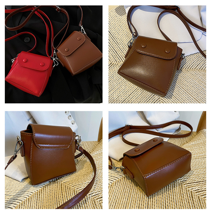 Women's Small Pu Leather Solid Color Vintage Style Magnetic Buckle Crossbody Bag display picture 2