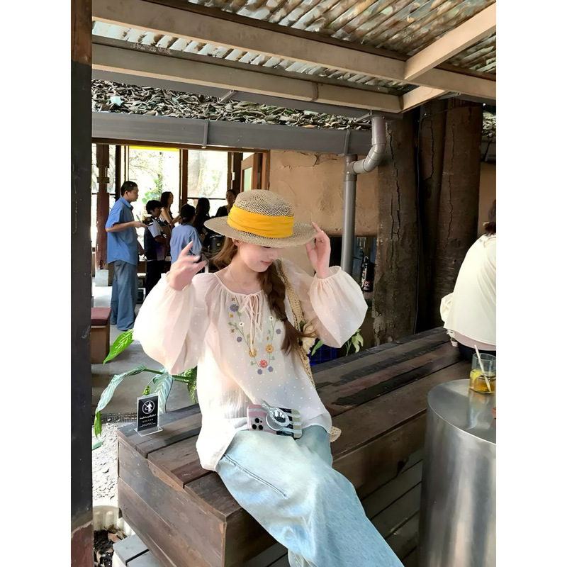 Im Towards the Southern French Holiday~ Gentle and Delicate Embroidered Lace Loose Blouse Im Towards the Southern French Holiday~ Gentle and Delicate Embroidered Lace Loose Blouse