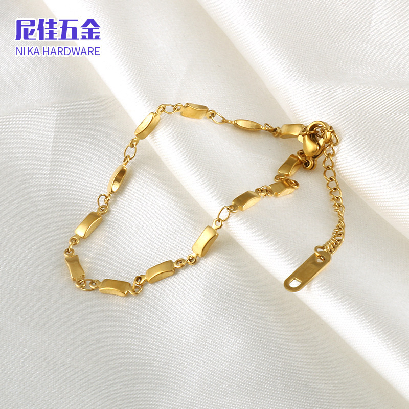 Factory in stock direct sales light luxury niche exquisite gold bracelet women's retro gold titanium steel all-match girlfriends bracelet