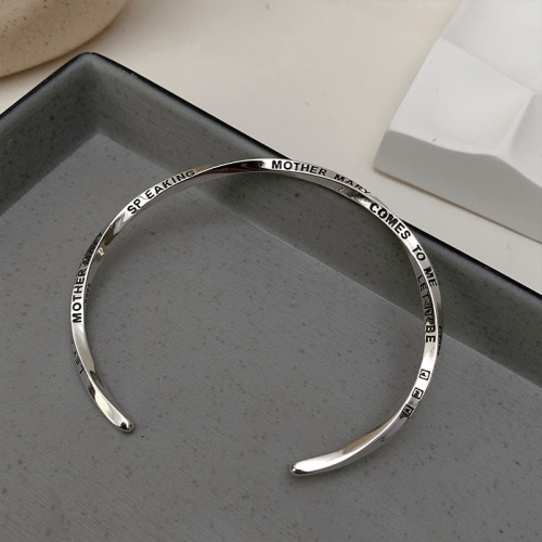 925 sterling silver high-end feel English twisted bracelet for women ins niche design simple light luxury cold style
