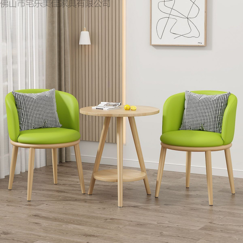 Mesa y silla de ocio balcón sala de estar de lujo ligera mesa y silla combinación de hotel de alojamiento residencial negociación en línea mesa y silla set de tres piezas