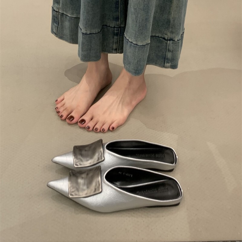 French-Style Metal Buckle Closed-Toe Half Slippers for Women, 2025 New Summer Model, Height-Increasing Flat Mules