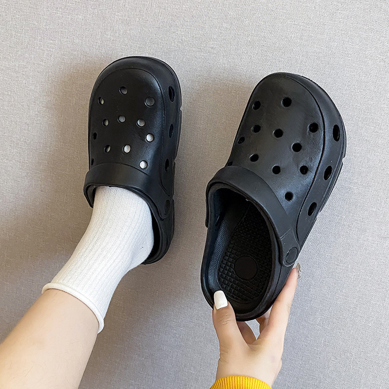 卸売りの爆発的な穴の靴は夏の平底の外で外出します。|undefined
