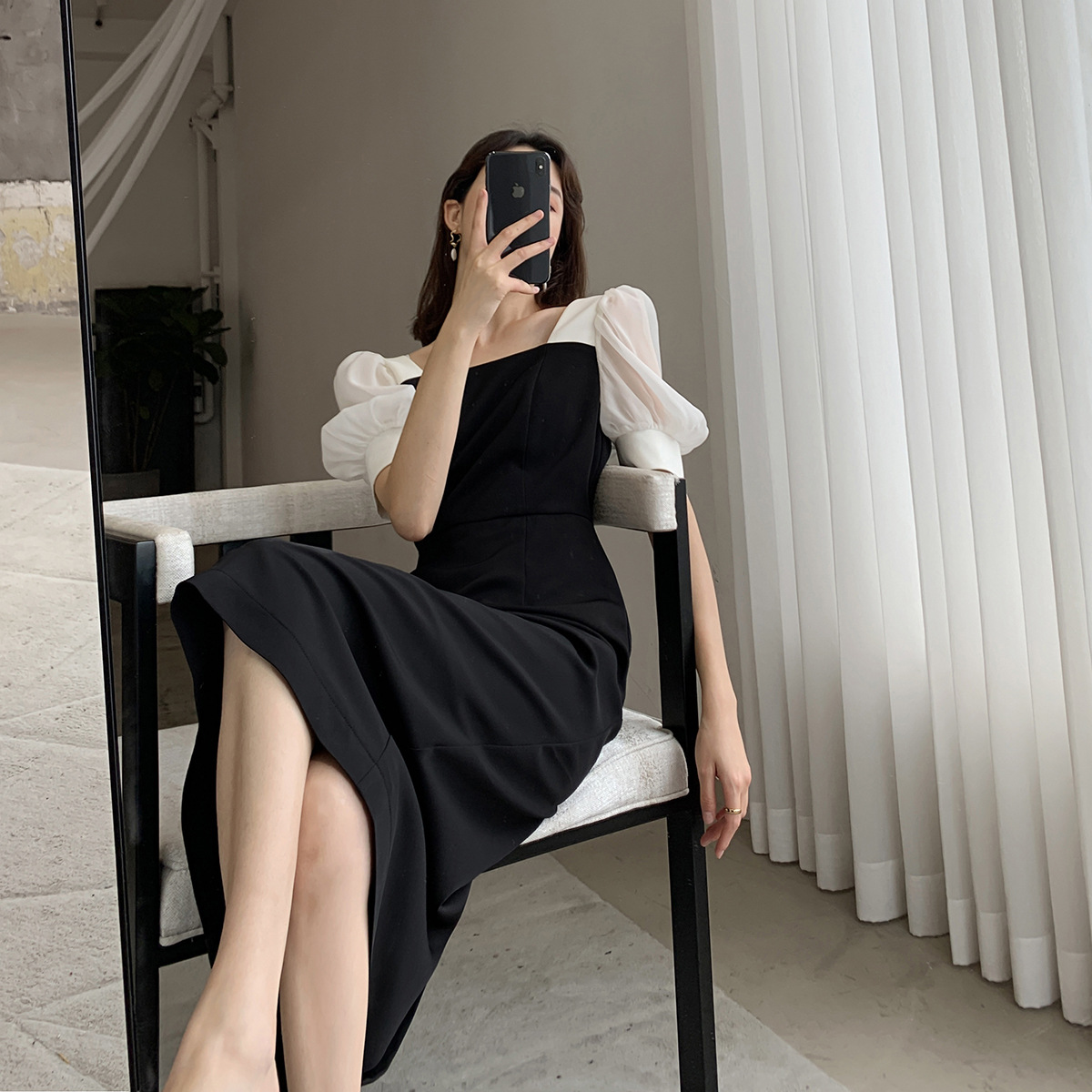 Herburn wind black square collar dress female 2021 summer new bubble sleeve temperament in vital retro medium long skirt