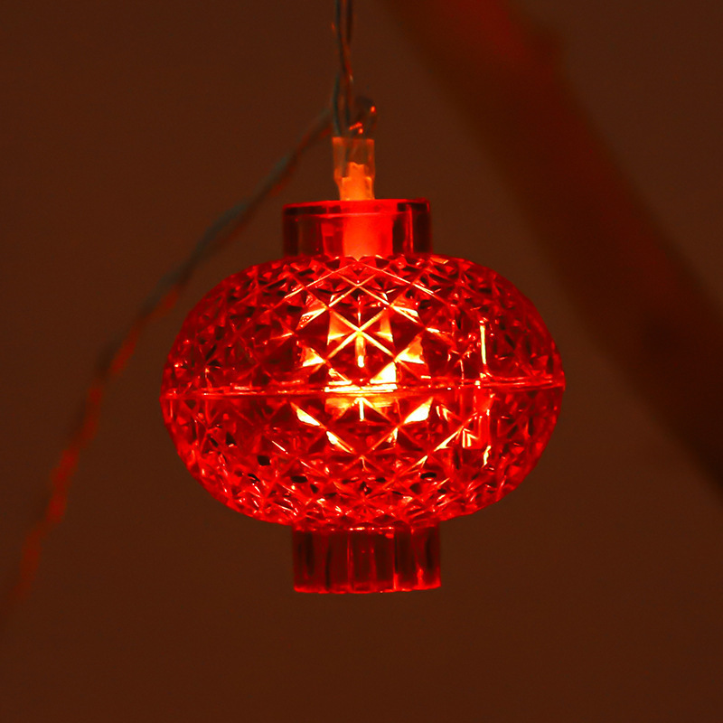 파인애플 모양의 붉은 등불