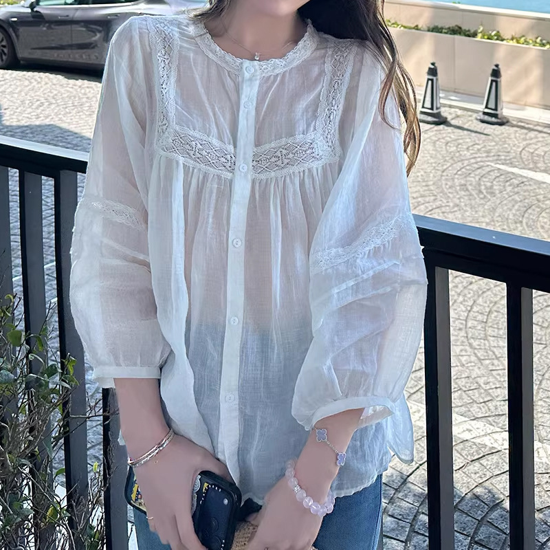In Stock: All-Cotton Ramie Lantern Sleeve Cropped Blouse with French Lace Patchwork, Casual Versatile Top, Artistic Retro Style In Stock: All-Cotton Ramie Lantern Sleeve Cropped Blouse with French Lace Patchwork, Casual Versatile Top, Artistic Retro Style