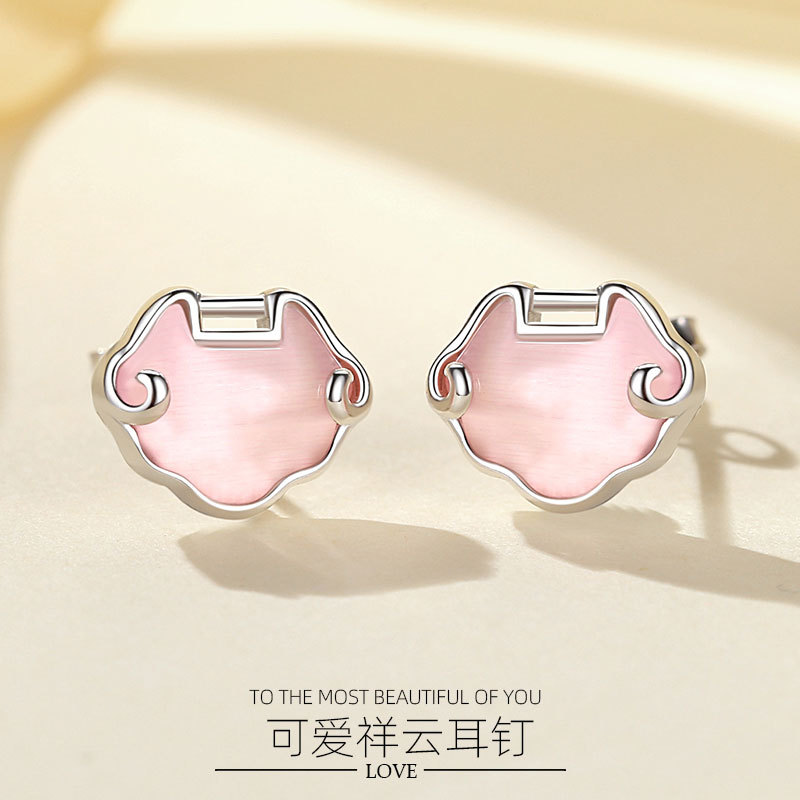retro earrings
