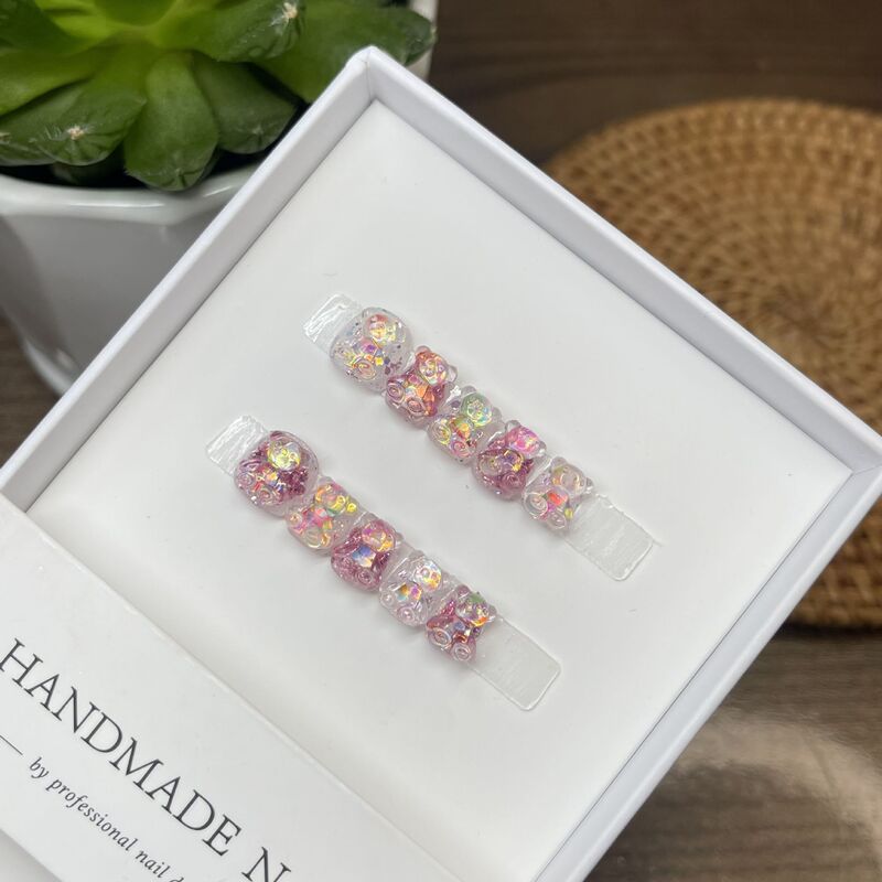 High-End Gilt Manicure, Sparkling Red Panda Eye Baby Wearable Nails, Light Luxury Kidsren's Manicure Patches