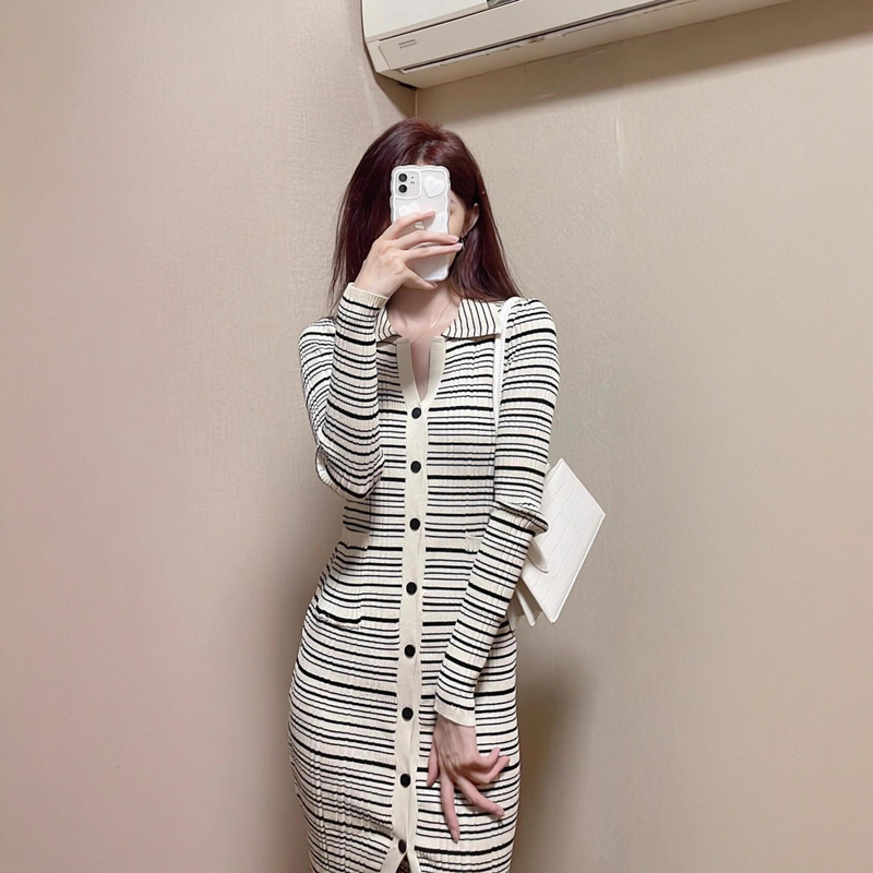 [Ready Stock] French Stripesd Long-Sleeved Knitted Sweater Dress for Women, Unique and Beautiful, Pinch-Waisted and Beautiful Skirt