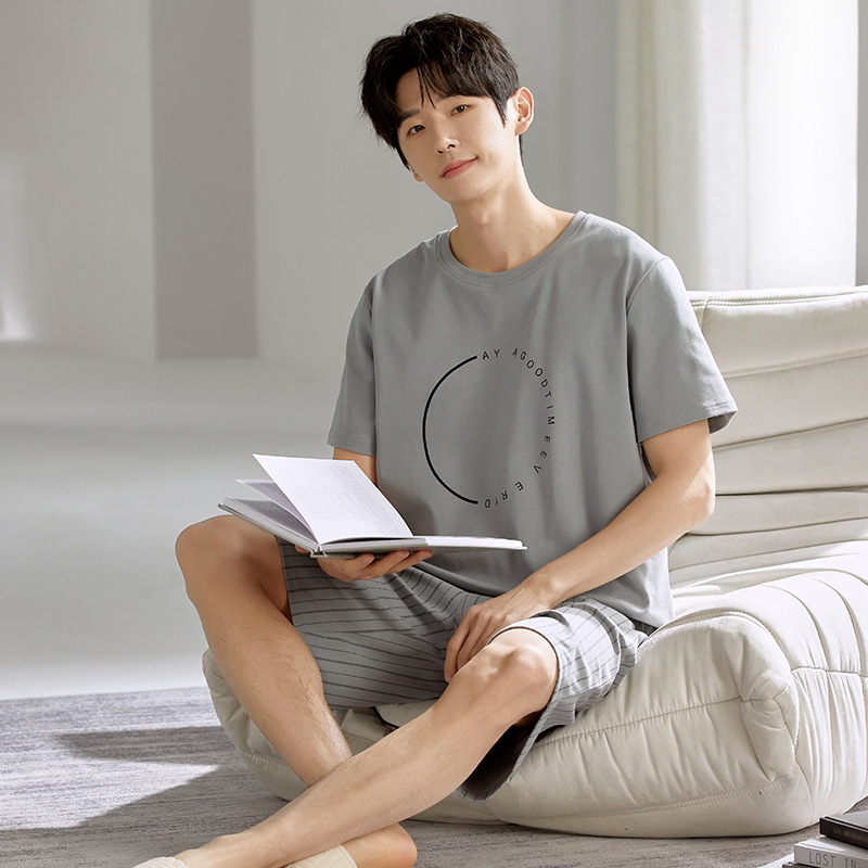 2025 nuevo pijama de hombre de verano de manga corta pantalones cortos delgados jóvenes de escuela secundaria ropa casera suelta juego casual