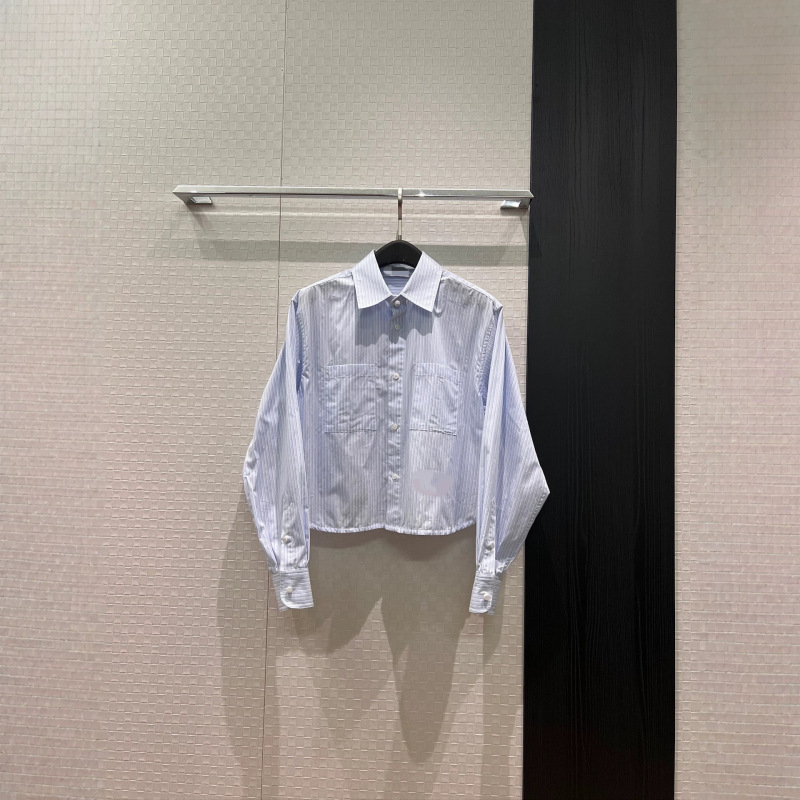 Celebrity-Inspired Signature Embroidered Short Shirt with Chain Lettering and Pearl Buttons, Loose Casual Fashion Youthful Shirt for Women Celebrity-Inspired Signature Embroidered Short Shirt with Chain Lettering and Pearl Buttons, Loose Casual Fashion Youthful Shirt for Women