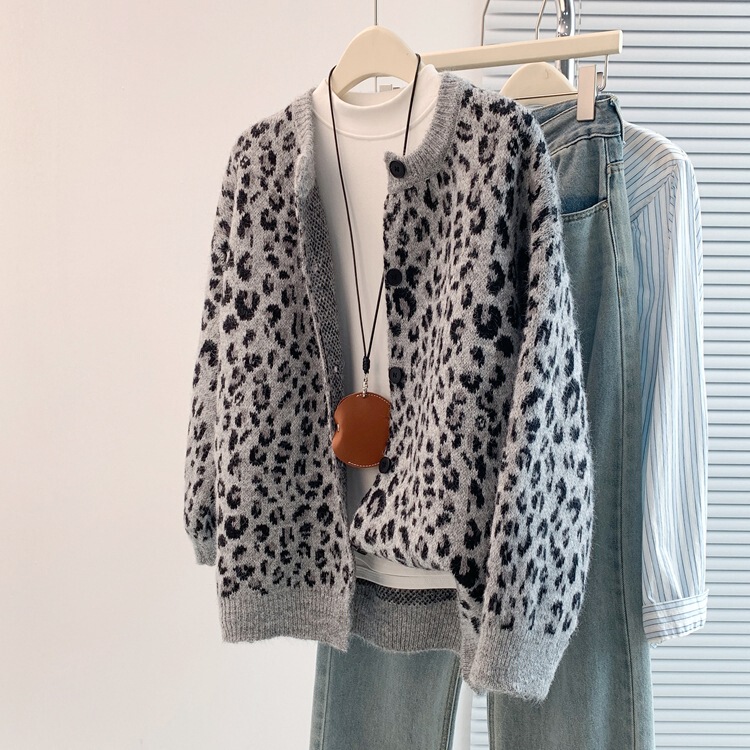 Plus Size European Version Retro Lazy Chic Leopard Print Single-Breasted 2025 Knitted Cardigan Soft Waxy Sweater Jacket Women's Clothing Plus Size European Version Retro Lazy Chic Leopard Print Single-Breasted 2025 Knitted Cardigan Soft Waxy Sweater Jacket Women's Clothing