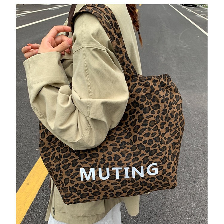 韩国豹纹帆布包女2025新款潮时尚手提托特包慵懒风单肩斜挎通勤包