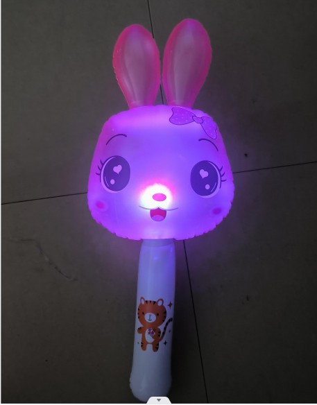 빛나는 웃는 토끼