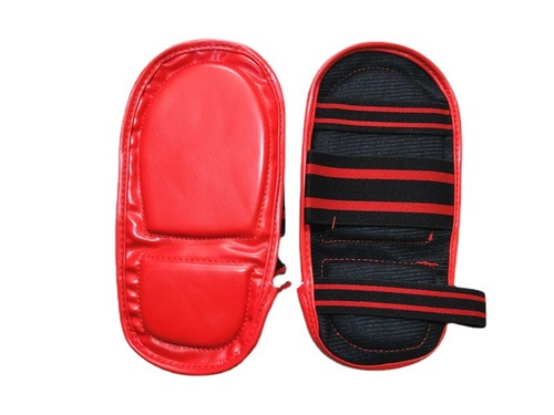 Wrestling and striking training with foot protector for instep and sole