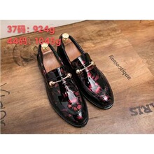 ���Q��ʿ���eƤЬ�ЈA�^Ӣ��������Ь�̄պ�ɫ���b�������eЬ���l