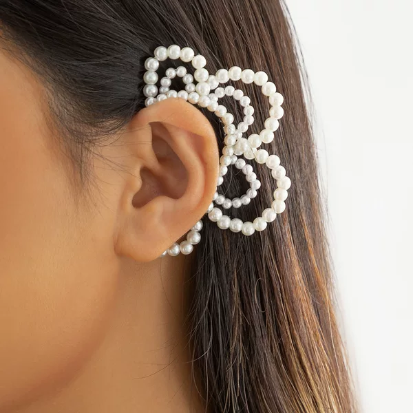 European and American cross-border jewelry simple niche design flower ear clip artificial Pearl handmade non-pierced personalized ear hanger