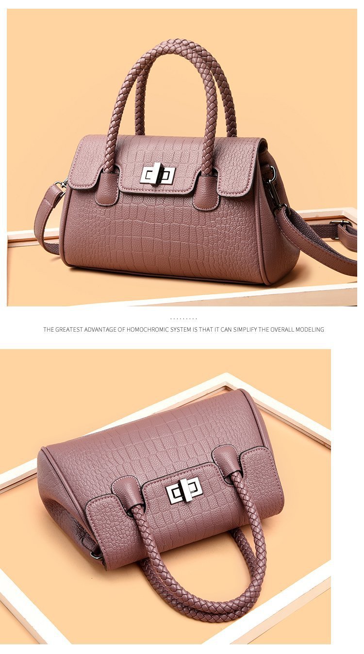 Summer New Handbag 2021 New European And American Shoulder Bag Fashion Trendy Crossbody Bag Simple Casual Women 's Bag Bag display picture 1