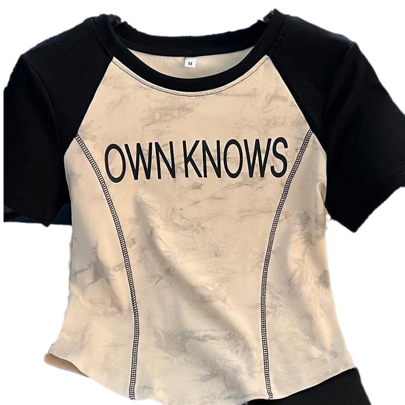 Camiseta de manga corta con sentido de diseño decorativo de línea brillante de color de contraste americano para mujer verano 2024 nuevo estilo suelto y delgado top de talla grande