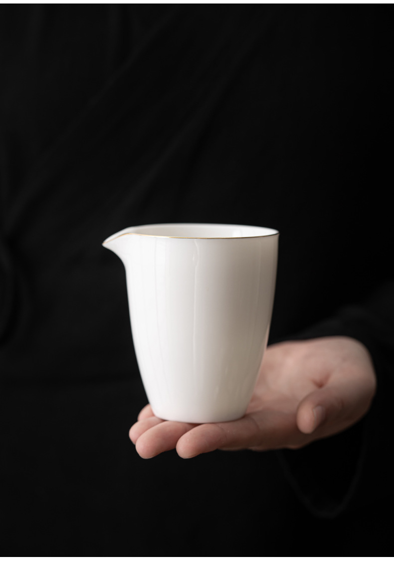 高白瓷公道杯_17