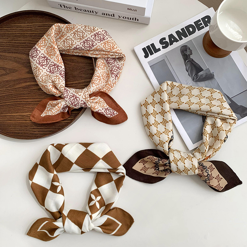 Bufandas de seda cuadrada alta sensación 2025 nueva moda decoración de algodón y lino pequeña bufandas de seda cuello bufandas de cuello