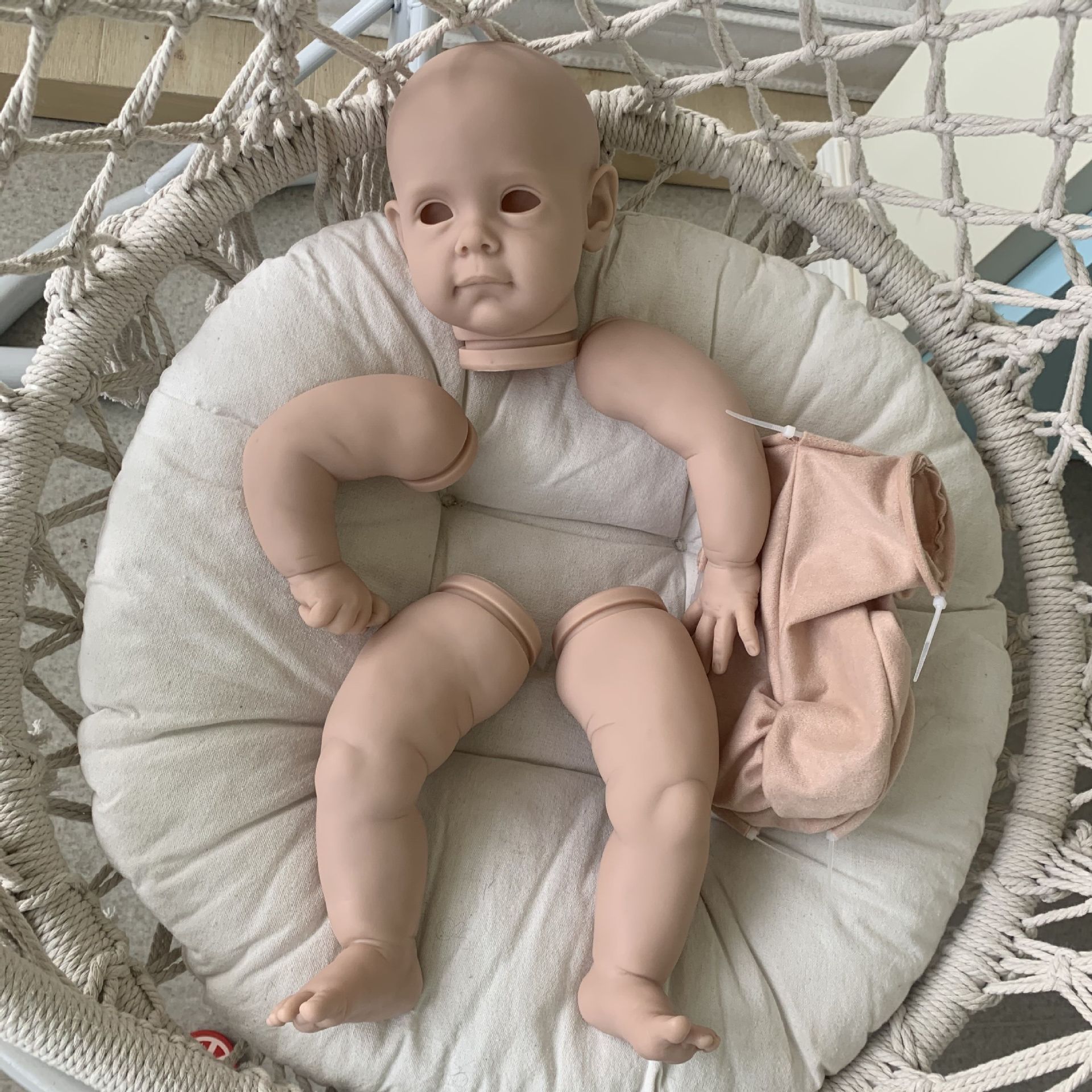 24 pulgadas renacer muñeca kit Maggi simulación bebé renacido muñeca molde