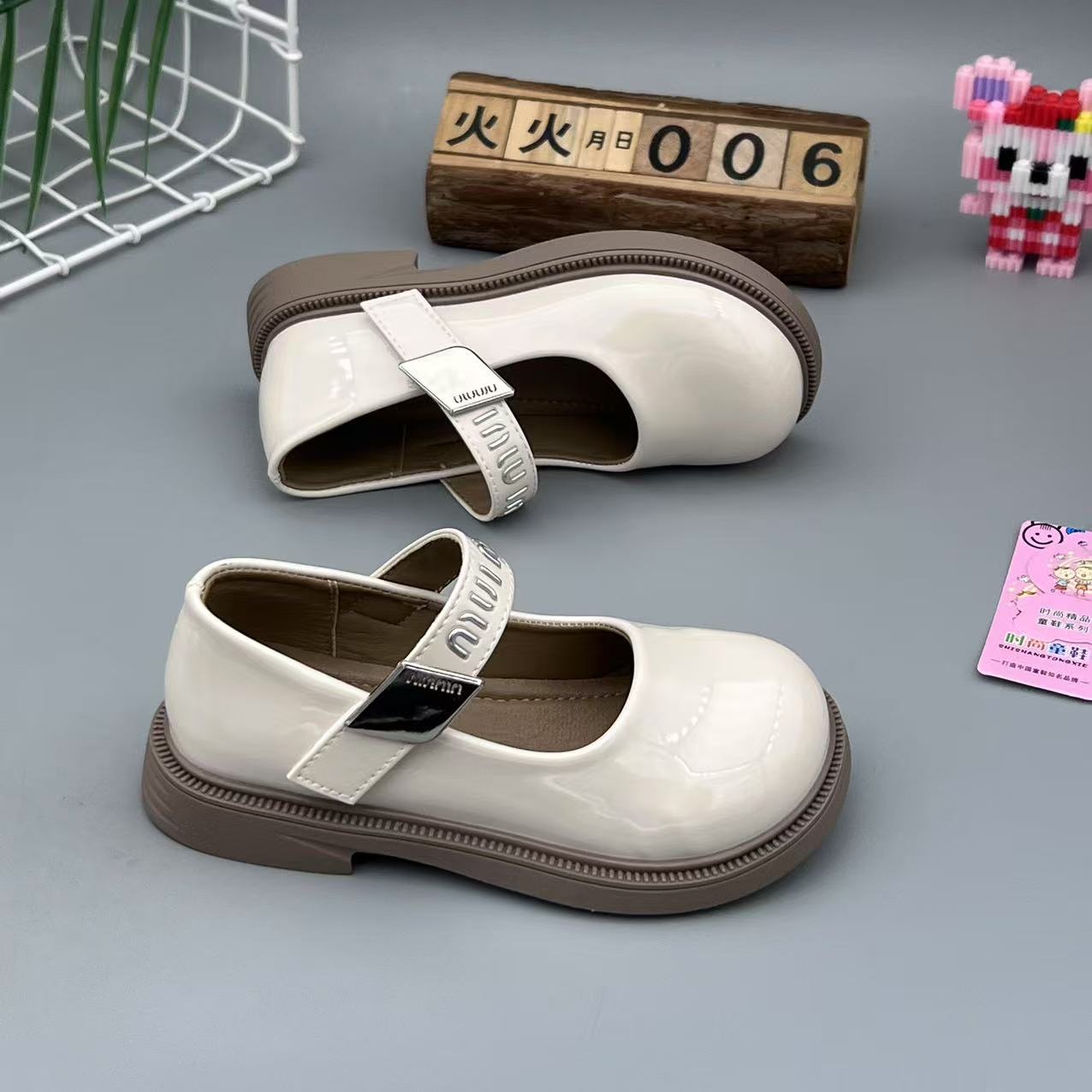 Square-Toe Princess Shoes for Girls, Fashionable Leather Shoes for Older Children, 2025 Summer New Square Heel Korean Version Holiday Children's Shoes