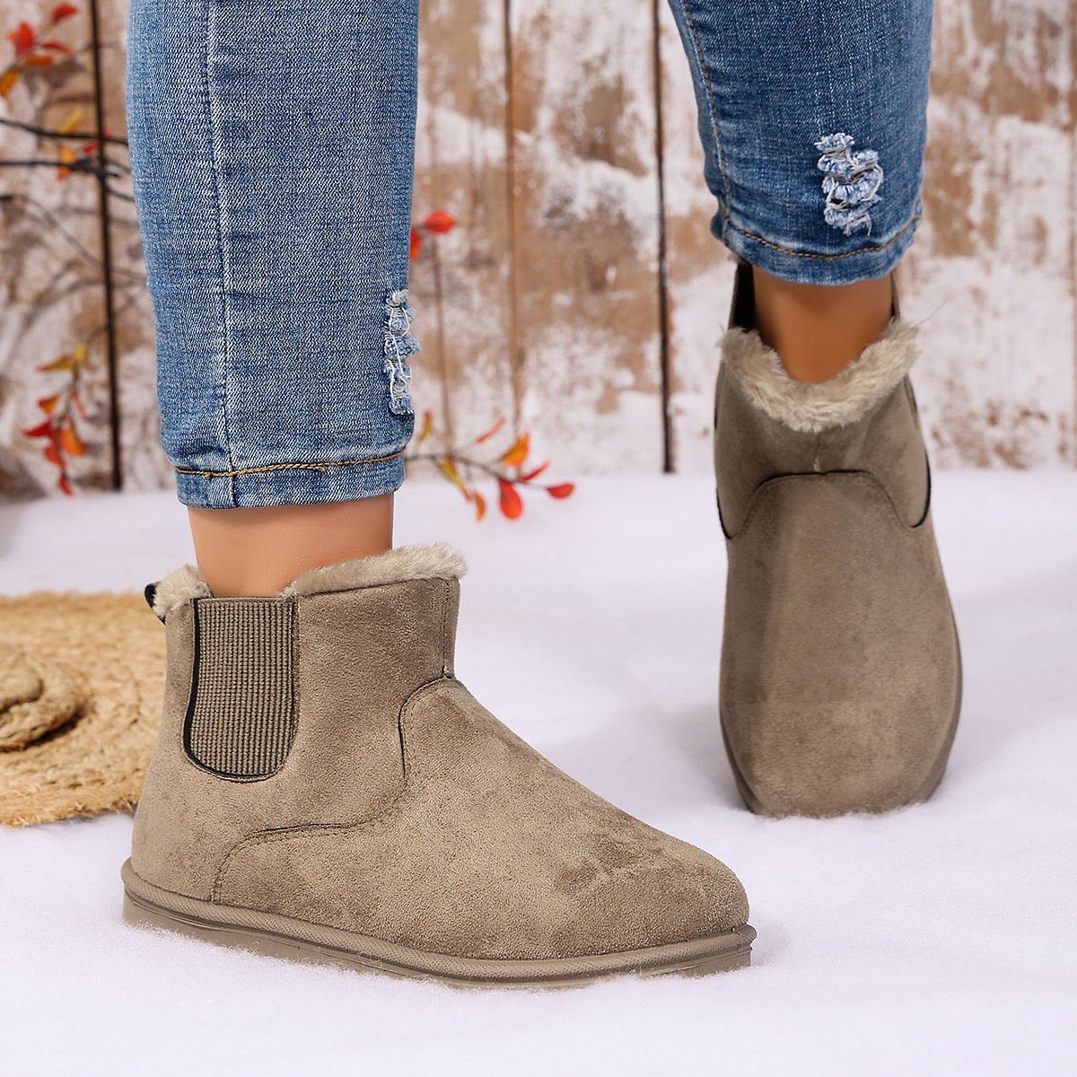 Foreign Trade Autumn and Winter Classic Women's Snow Boots, Simple Solid Color Thickened Cotton Shoes, Wear-Resistant and Non-Slip, Large Size Women's Boots