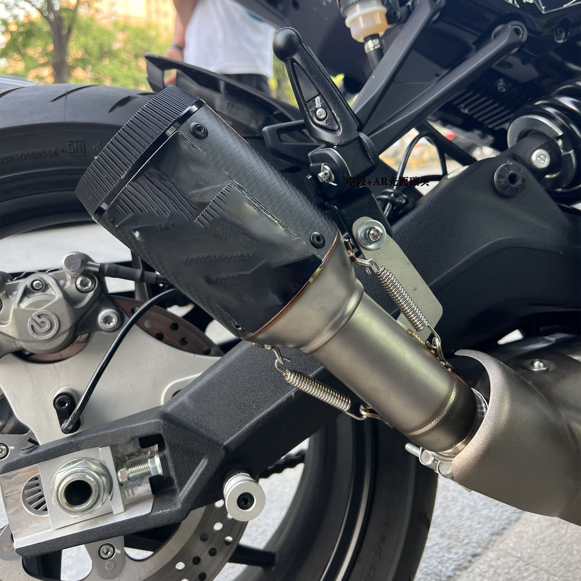 Applicable to Qianjiang Motorcycle 22 new race 600 middle section modified exhaust pipe Scorpio SC AR silencer exhaust pipe