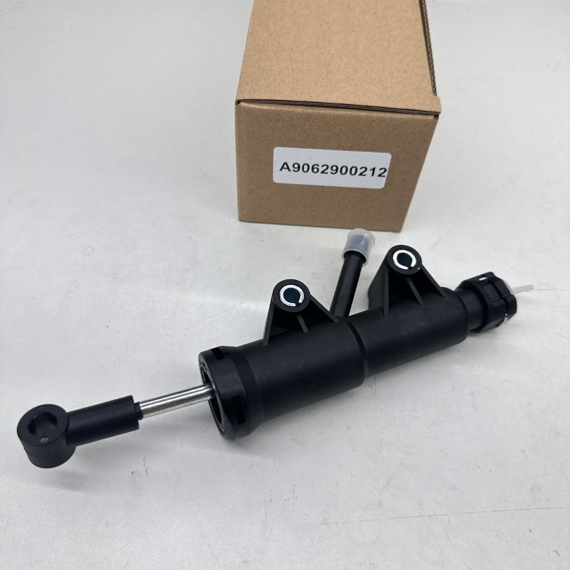 Suitable for Mercedes-Benz Durable Clutch Master Cylinder A9062900212